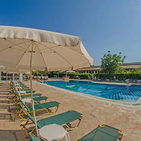 Takis Apartahotel 3*