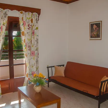 Takis 公寓式酒店